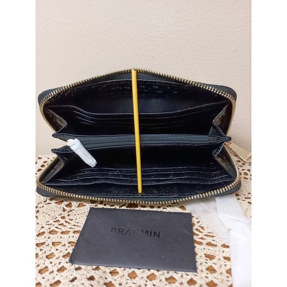 NWT BRAHMIN SURI BLACK MELBOURNE LEATHER ZIP AROUND WALLET - Picture 6 of 7